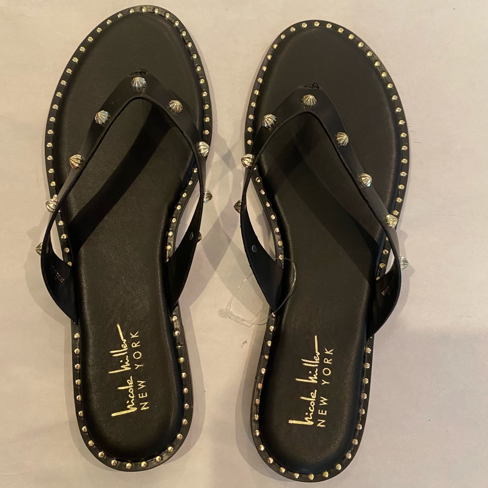 Nicole Miller NY ‘Starkey’ Black Studded Slip-On Flat Sandals Shoes thongs 8M 9M